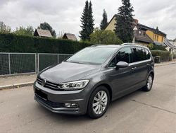 Grau Gebraucht 2017 VW Touran Highline Van / Kleinbus | 12.999 € (Guter Preis)