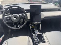 Hell grau metallic Gebraucht 2024 Honda e:Ny1 Advance SUV | 28.990 € (Etwas zu teuer)