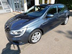 Grau Gebraucht 2018 Renault Mégane IV Play Limousine | 9.990 € (Fairer Preis)