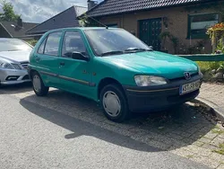 Grün Gebraucht 1996 Peugeot 106 Kleinwagen | 900 € (Fairer Preis)