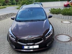 Braun Gebraucht 2013 Kia Ceed Kleinwagen | 8.900 € (Etwas zu teuer)