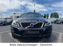 Black sapphire / metallic Gebraucht 2013 Volvo XC60 Summum SUV | 15.900 € (Guter Preis)