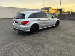 Mercedes R500