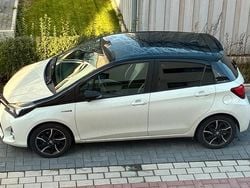 Weiß Gebraucht 2016 Toyota Yaris Hybrid Style Kleinwagen | 12.000 € (Guter Preis)