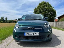 Grün Gebraucht 2021 Fiat 500e La Prima Limousine | 17.500 € (Fairer Preis)