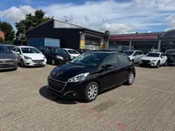 Schwarz Gebraucht 2018 Peugeot 208 Active Kleinwagen | 6.990 € (Guter Preis)
