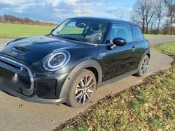 Schwarz Gebraucht 2022 Mini Cooper SE Kleinwagen | 19.500 € (Fairer Preis)