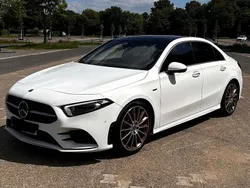Weiß Gebraucht 2019 Mercedes A250 Edition Limousine | 30.000 €