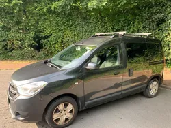 Grau Gebraucht 2018 Dacia Dokker Lauréate Van | 7.700 € (Fairer Preis)