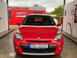 Rot Gebraucht 2009 Renault Clio II Dynamique Limousine | 1.250 € (Superpreis)