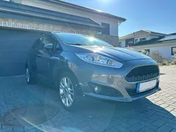 Grau Gebraucht 2016 Ford Fiesta Celebration Kleinwagen | 8.999 € (Etwas zu teuer)