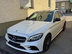 Weiß Gebraucht 2019 Mercedes C300 AMG line Limousine | 34.999 € (Teuer)