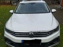 Weiß Gebraucht 2021 VW Passat GTE Kombi | 22.999 € (Fairer Preis)