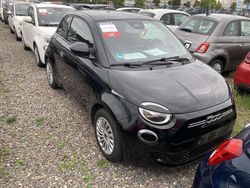 Schwarz Gebraucht 2023 Fiat 500e Kleinwagen | 22.889 € (Fairer Preis)