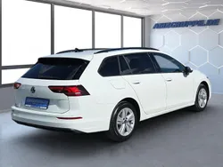 Purewhite (uni) Neu 2025 VW Golf VIII Life Kombi | 33.390 € (Guter Preis)