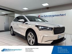 Weiss Gebraucht 2022 Skoda Enyaq iV Loft SUV | 26.988 € (Superpreis)
