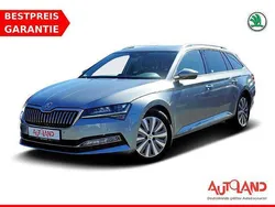 Grau Gebraucht 2020 Skoda Superb Kombi | 27.950 € (Teuer)