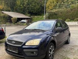 Blau Gebraucht 2006 Ford Focus Trend Kleinwagen | 1.600 € (Fairer Preis)