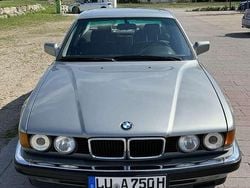 Silber Gebraucht 1988 BMW 750 Limousine | 11.000 €