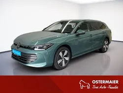 Maripositgrün Gebraucht 2024 VW Passat Business Kombi | 36.845 € (Guter Preis)