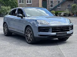 Arktikgrau Gebraucht 2023 Porsche Cayenne SUV | 106.790 € (Teuer)