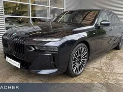 Carbonschwarz metallic Gebraucht 2025 BMW 740 Comfort Edition Limousine | 141.900 €
