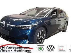 Aquamarinblau metallic Gebraucht 2024 VW ID.7 Pro Limousine | 48.990 € (Fairer Preis)