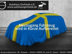 Weiß Gebraucht 2018 Volvo V40 Momentum Kombi | 16.666 € (Fairer Preis)