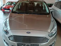 Silber Gebraucht 2018 Ford S-MAX Titanium Van / Kleinbus | 23.400 € (Etwas zu teuer)