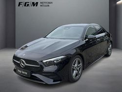 Schwarz Gebraucht 2024 Mercedes A200 AMG line Limousine | 33.970 € (Etwas zu teuer)