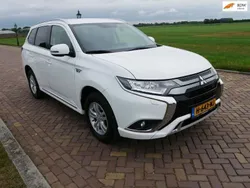Weiß Gebraucht 2020 Mitsubishi Outlander P-HEV SUV | 13.309 € (Superpreis)