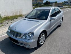 Silber Gebraucht 2006 Mercedes C220 Limousine | 3.999 €