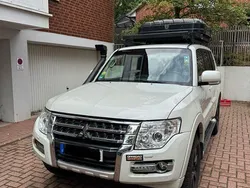 Weiß Gebraucht 2016 Mitsubishi Pajero Diamant Edition SUV | 41.900 €