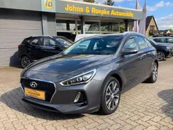 Grau Gebraucht 2017 Hyundai i30 Trend Kombi | 16.990 € (Fairer Preis)