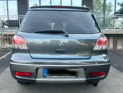 Grau Gebraucht 2004 Mitsubishi Outlander SUV | 6.300 € (Fairer Preis)