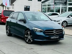 Blau Gebraucht 2021 Mercedes B200 Night Van / Kleinbus | 27.990 € (Fairer Preis)