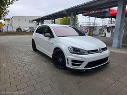 Weiß Gebraucht 2014 VW Golf VII R Limousine | 27.950 €