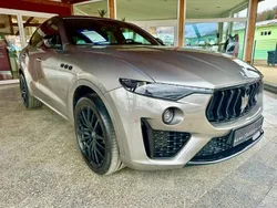 Grau metallic Gebraucht 2022 Maserati Levante SUV | 78.990 € (Teuer)