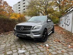 Grau Gebraucht 2012 Mercedes ML350 SUV | 20.000 € (Fairer Preis)