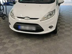 Weiß Gebraucht 2009 Ford Fiesta Individual Kleinwagen | 4.200 € (Fairer Preis)