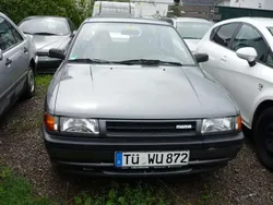 Grau Gebraucht 1990 Mazda 323F Limousine | 1.495 €