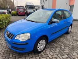 Blau Gebraucht 2005 VW Polo Trendline Kleinwagen | 1.000 € (Fairer Preis)