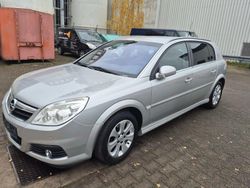 Silber Gebraucht 2008 Opel Signum Kleinwagen | 2.300 €
