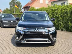Schwarz Gebraucht 2020 Mitsubishi Outlander P-HEV Plus SUV | 15.990 € (Fairer Preis)