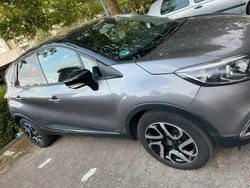 Grau Gebraucht 2017 Renault Captur SUV | 6.600 €