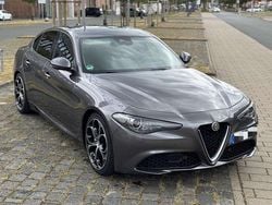 Grau Gebraucht 2017 Alfa Romeo Giulia Limousine | 22.000 € (Fairer Preis)