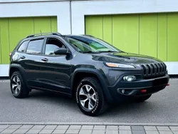 Grau Gebraucht 2016 Jeep Cherokee Trailhawk SUV | 17.200 € (Etwas zu teuer)