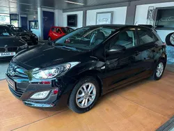 Schwarz Gebraucht 2014 Hyundai i30 Edition Limousine | 7.390 € (Fairer Preis)