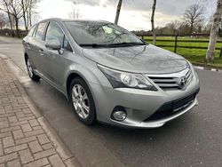 Silber Gebraucht 2014 Toyota Avensis Edition Kombi | 5.799 € (Fairer Preis)
