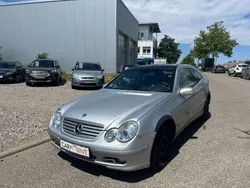 Silverstonemetallic Gebraucht 2002 Mercedes C230 Coupé | 800 € (Superpreis)